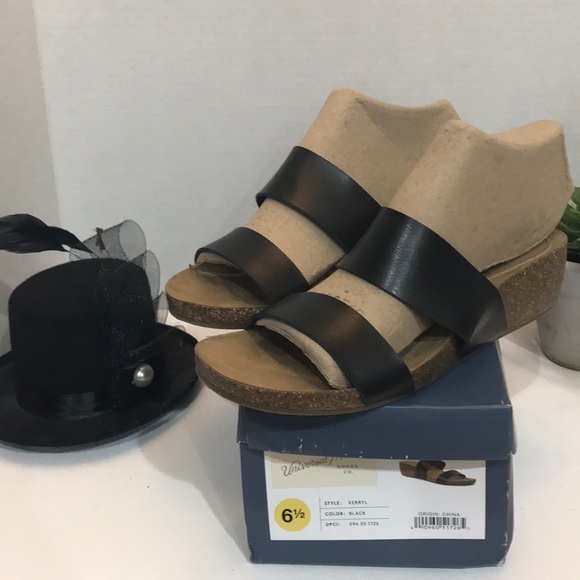 Universal Thread Shoes - Women’s Black Wedge Foodbed Slide Sandals Sz. 6,5